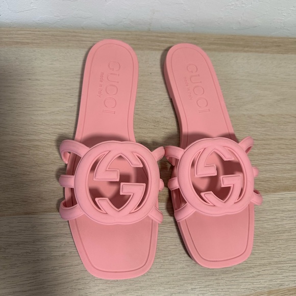 Gucci Women’s Interlocking G Slide Sandal – Pink - Picture 1 of 6